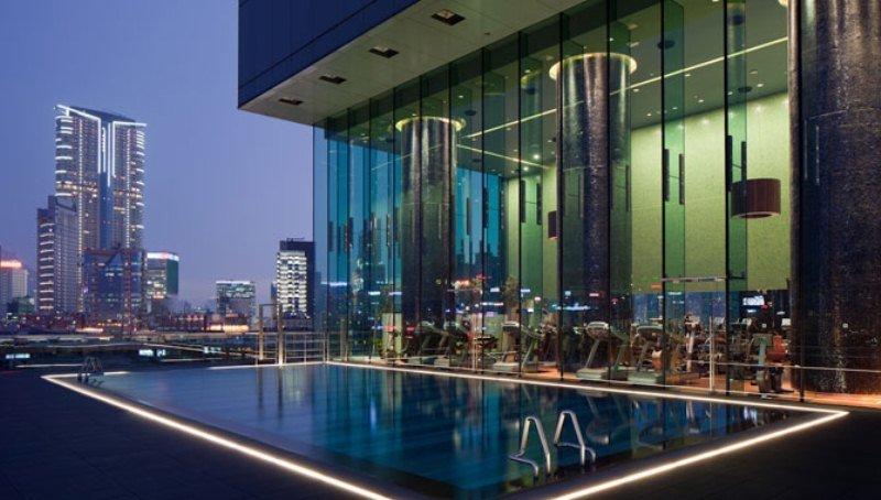 Hotel Icon Χονγκ Κονγκ Εξωτερικό φωτογραφία The pool at the 12th floor