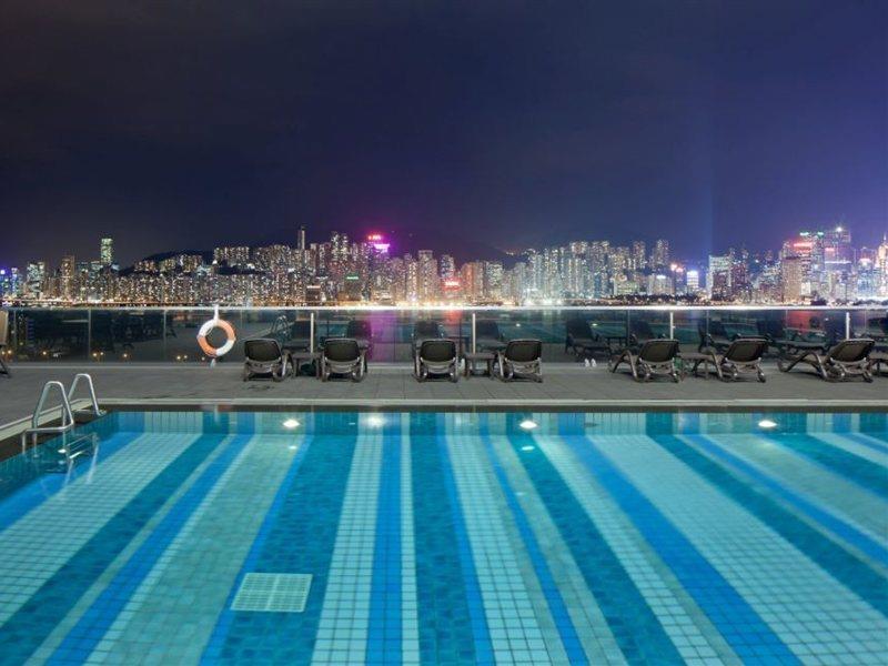 Hotel Icon Χονγκ Κονγκ Εξωτερικό φωτογραφία View of Victoria Harbour from the rooftop pool